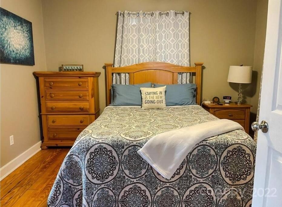 Charming Cottage In Morganton With Ample Parking Buitenkant foto